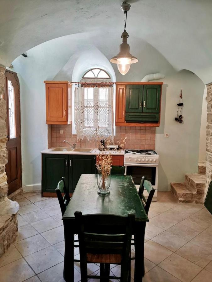 Yi Artistry 1-Bedroom Medieval Holiday House Kalamoti Exterior foto
