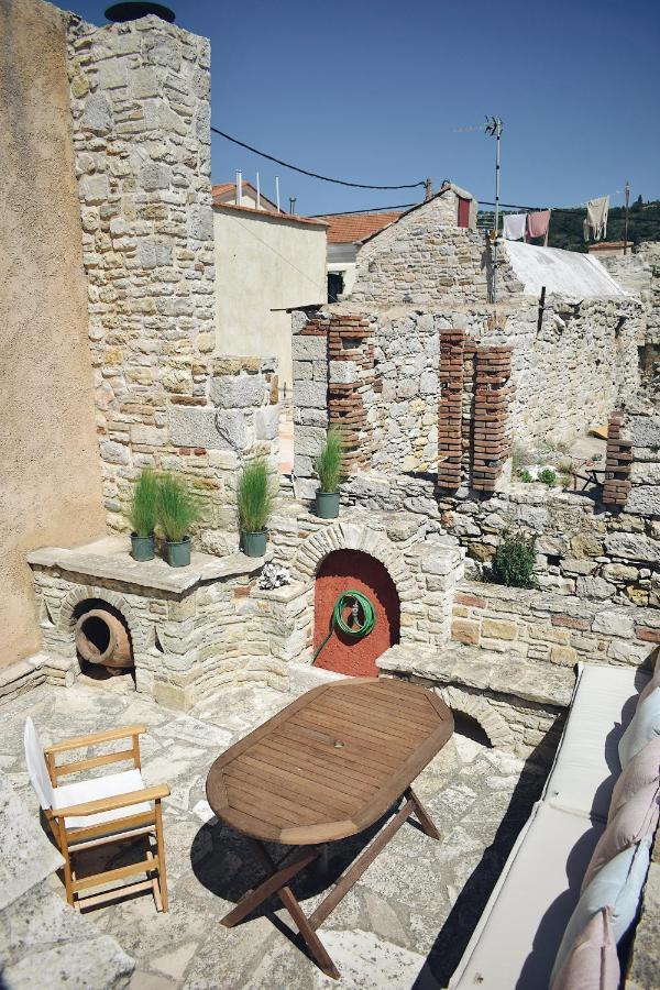 Yi Artistry 1-Bedroom Medieval Holiday House Kalamoti Exterior foto
