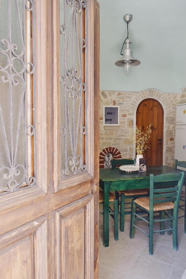Yi Artistry 1-Bedroom Medieval Holiday House Kalamoti Exterior foto