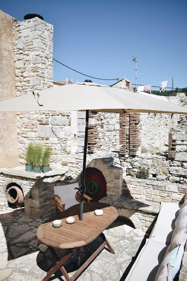 Yi Artistry 1-Bedroom Medieval Holiday House Kalamoti Exterior foto