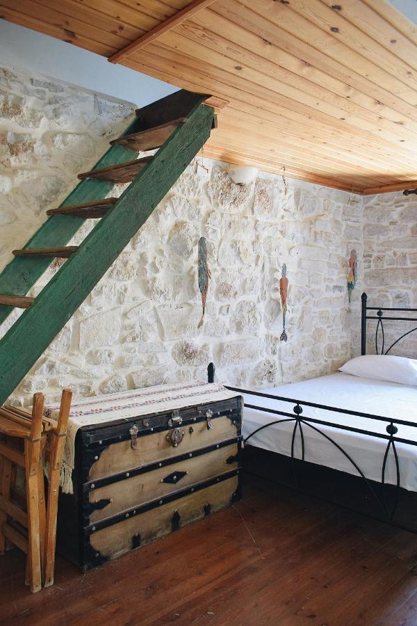 Yi Artistry 1-Bedroom Medieval Holiday House Kalamoti Exterior foto